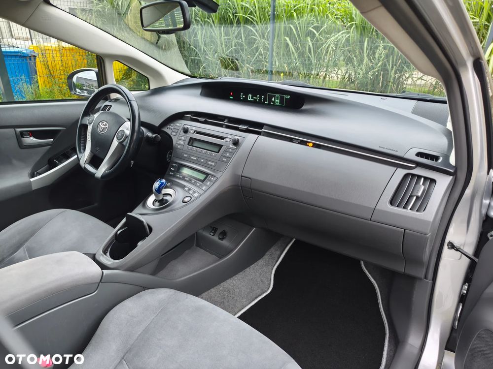 Toyota Prius - 10