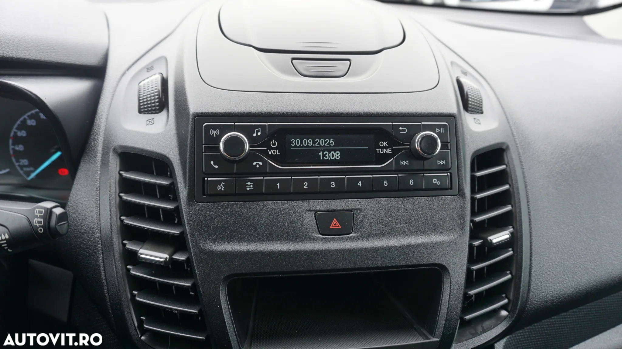 Ford Transit Connect - 20