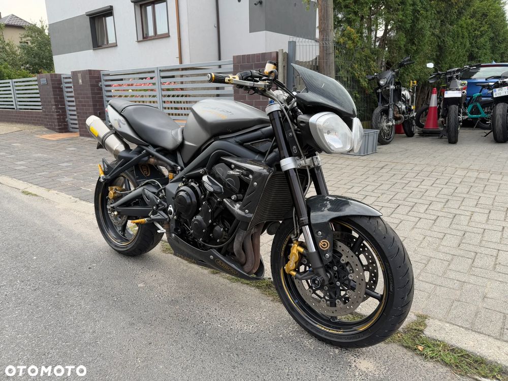 Triumph Street Triple - 1