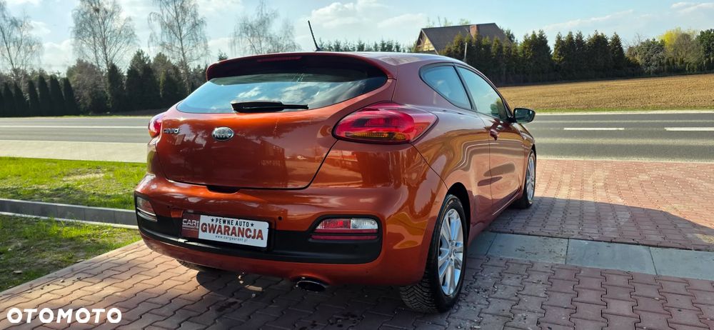 Kia Ceed - 11