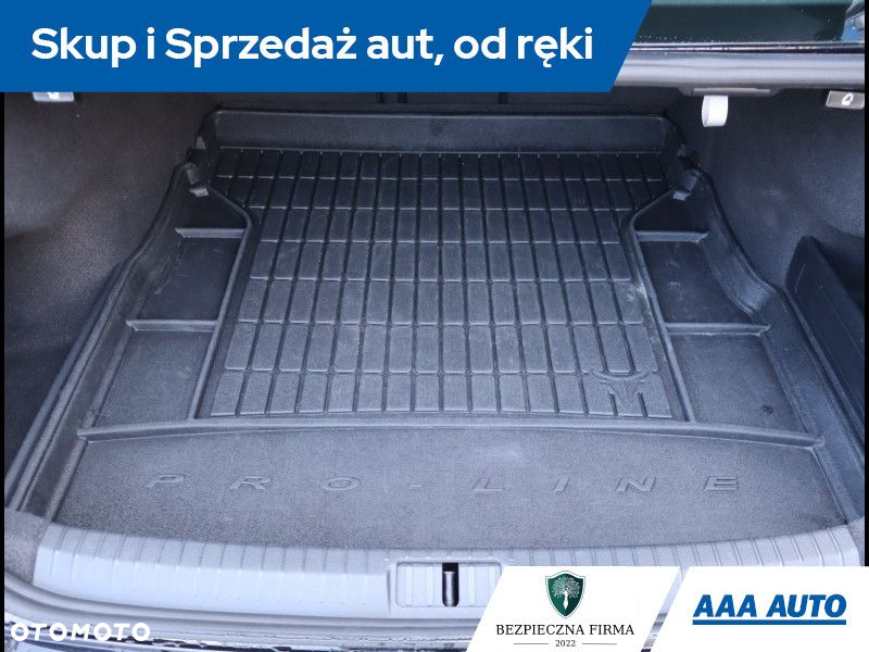 Volkswagen Passat - 14