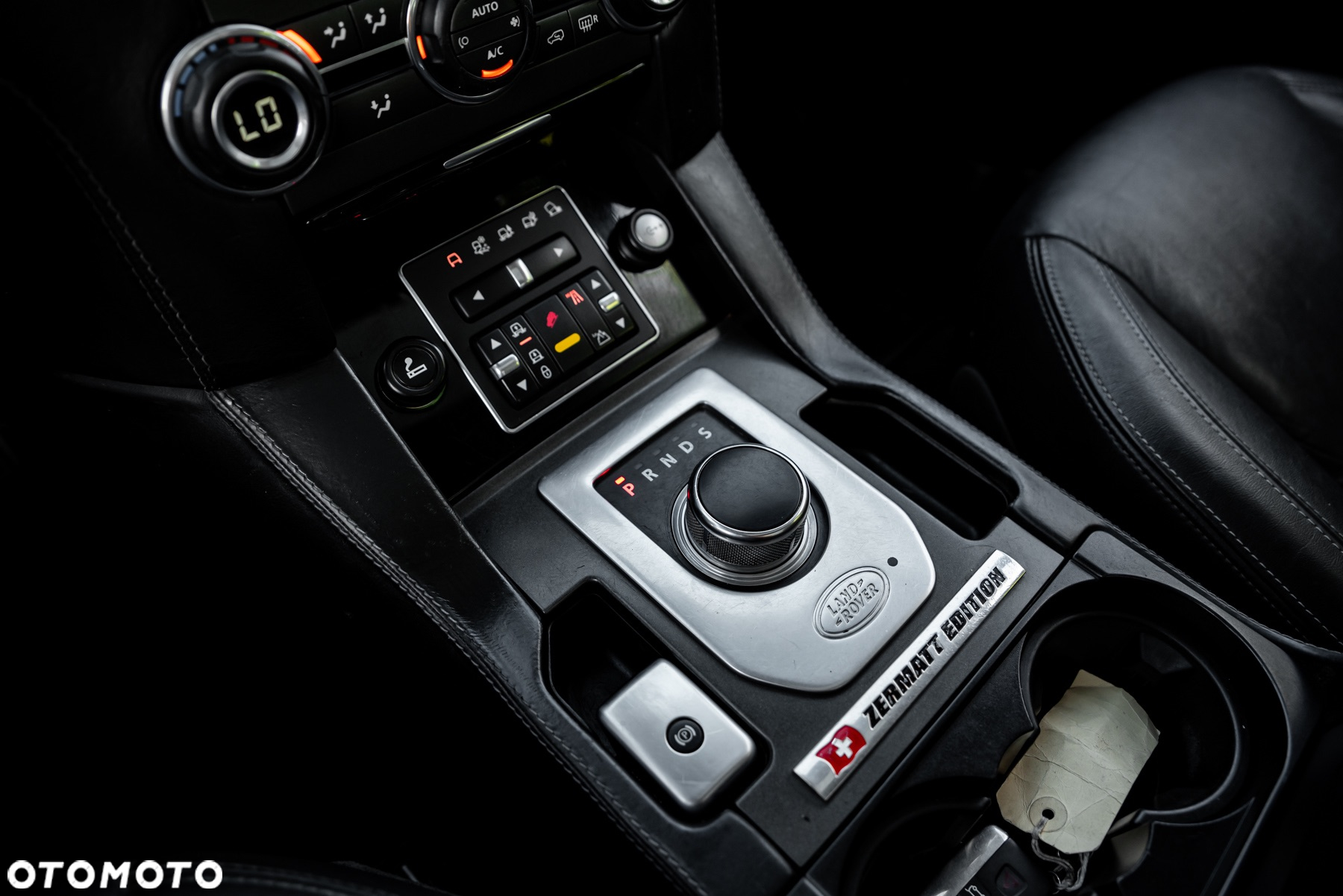 Land Rover Discovery SD V6 HSE - 34