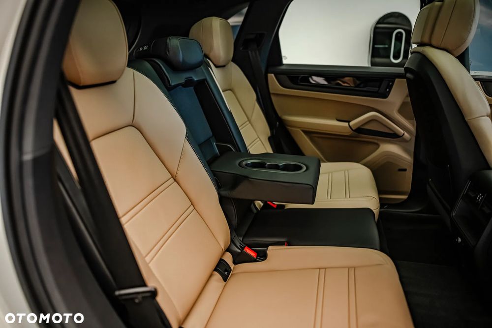 Porsche Cayenne E-Hybrid PHEV Black Edition - 10