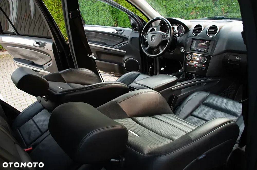 Mercedes-Benz ML 63 AMG 4Matic 7G-TRONIC - 23