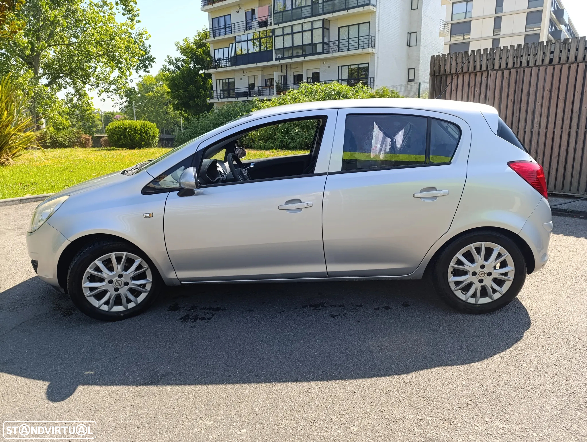 Opel Corsa 1.2 Enjoy - 2