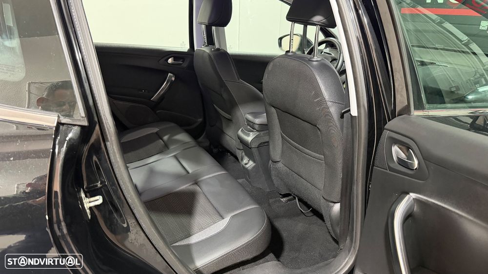 Peugeot 2008 PureTech 110 Stop&Start Allure - 17