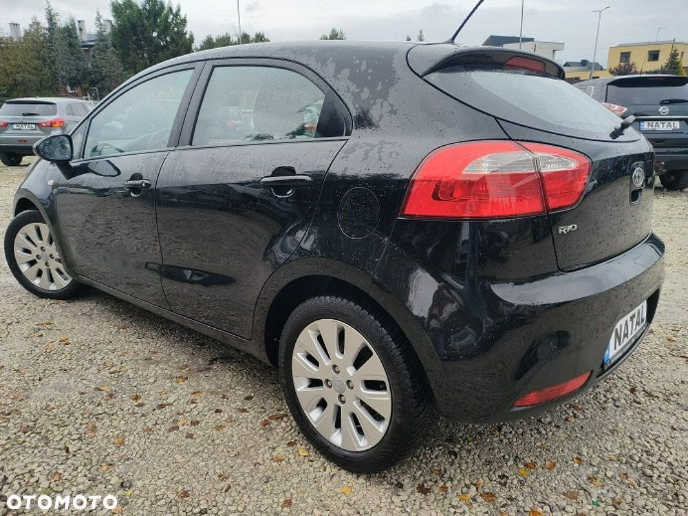 Kia Rio - 4