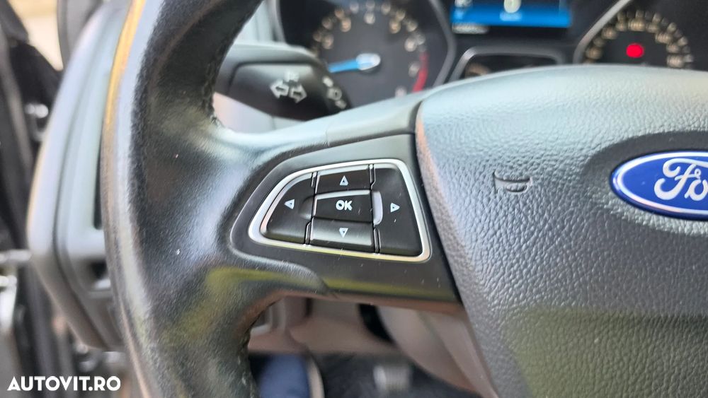 Ford Focus 1.6 TI-VCT Sport - 9