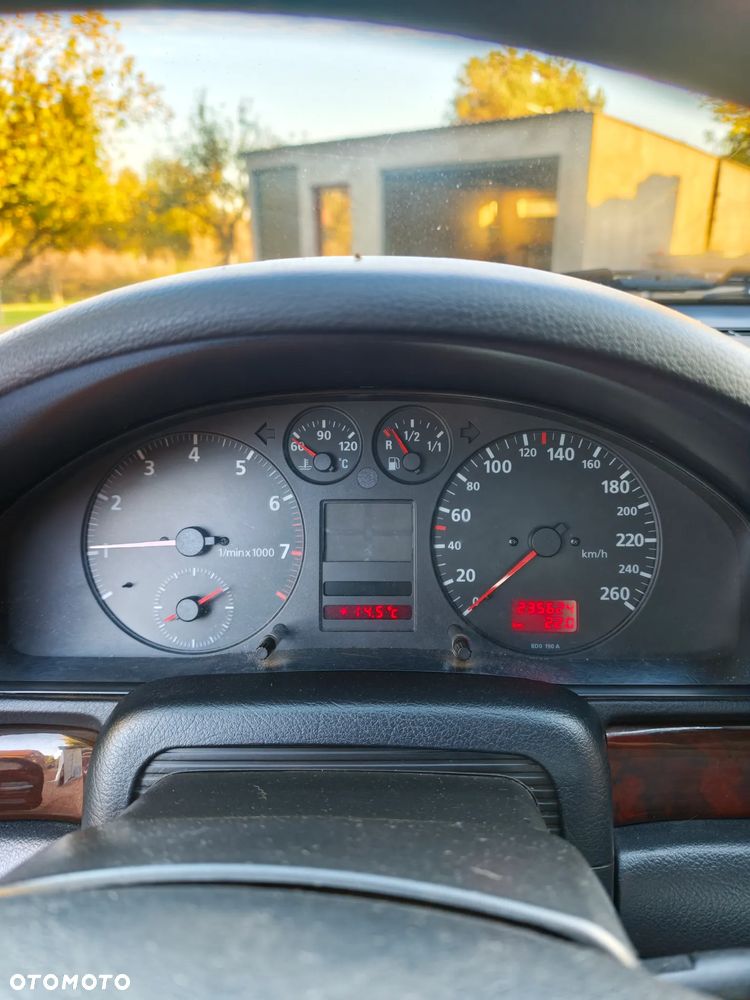 Audi A4 Limousine - 10