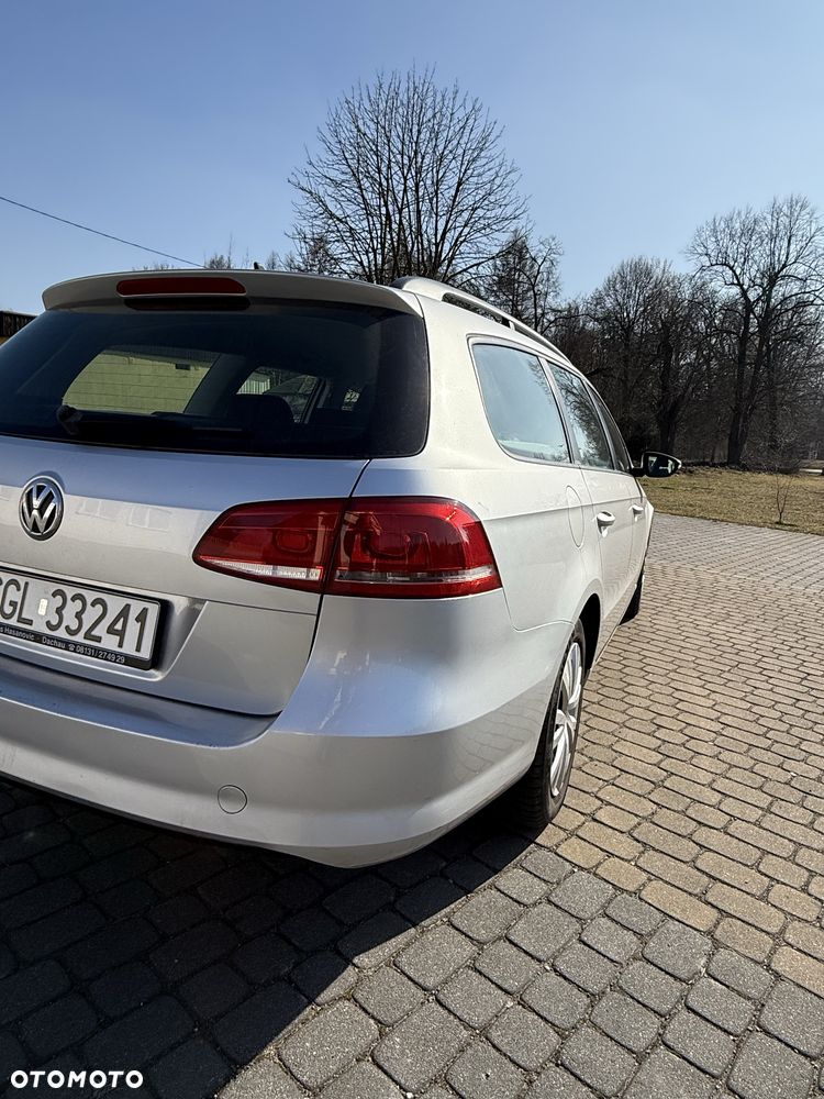 Volkswagen Passat - 4