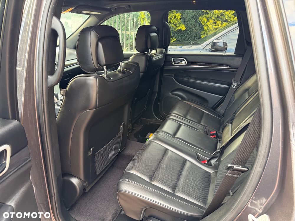 Jeep Grand Cherokee - 36