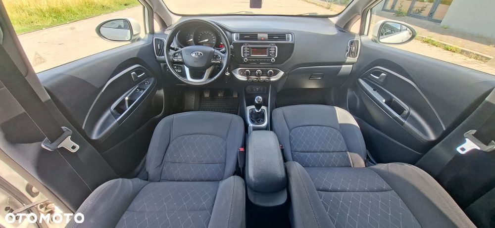 Kia Rio 1.1 CRDI Attract - 10