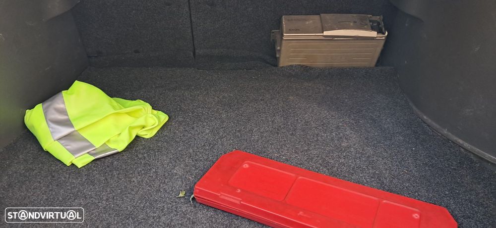 Kia Shuma 1.5 LS + - 12