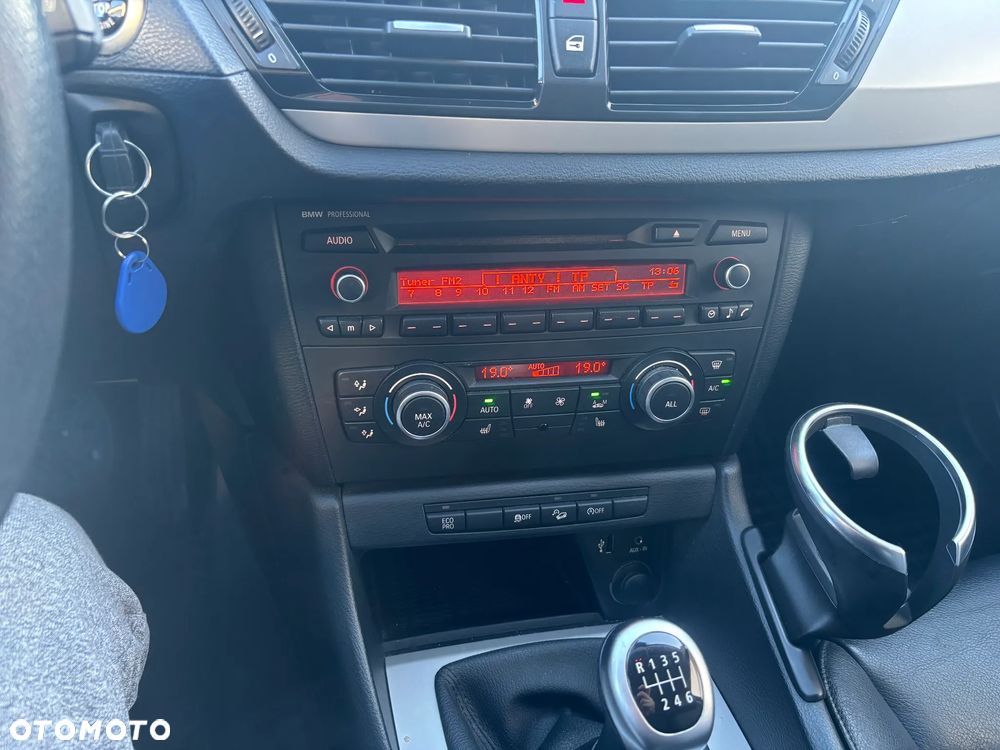 BMW X1 xDrive18d xLine - 11