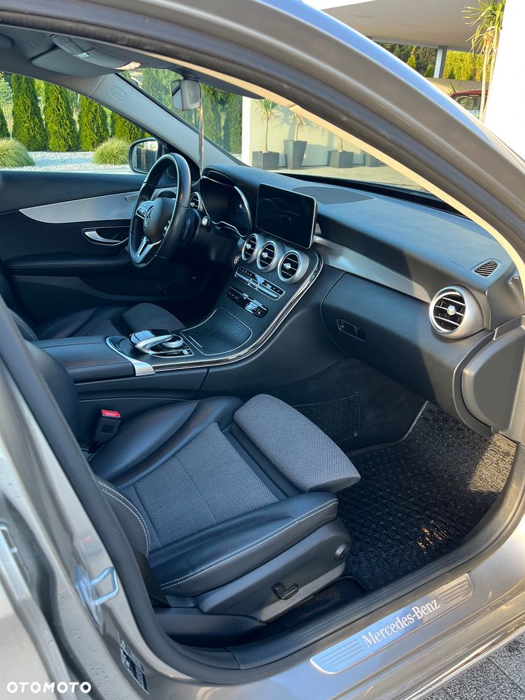 Mercedes-Benz Klasa C 180 d 9G-TRONIC - 17