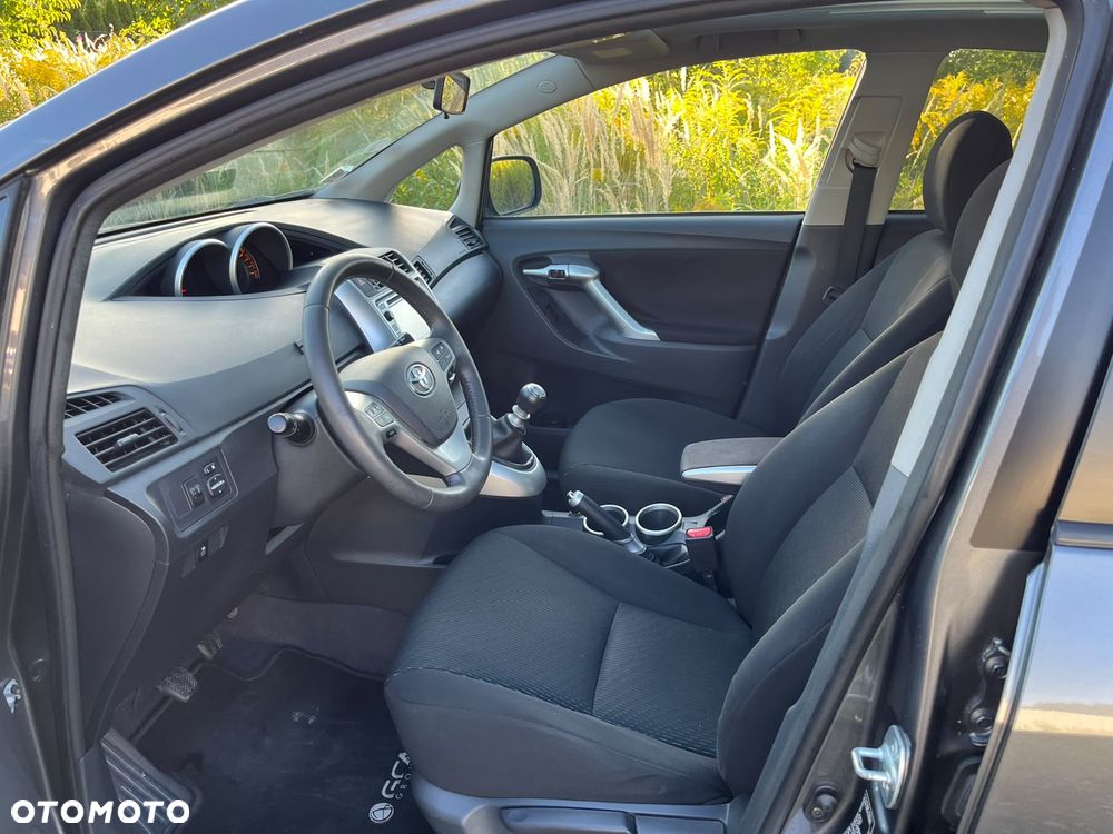 Toyota Verso 2.0 D-4D Sol - 12