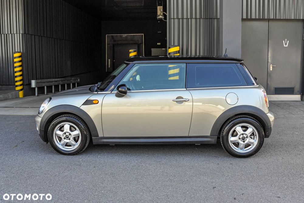 MINI Cooper Standard - 2