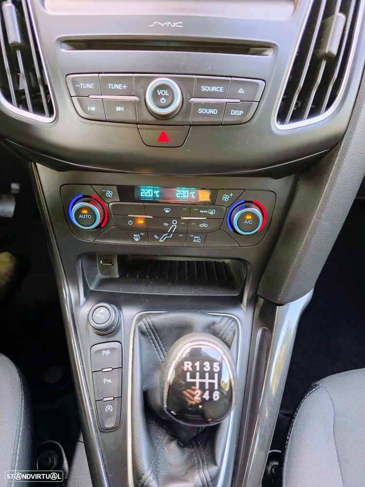 Ford Focus 1.0 SCTi Titanium - 33