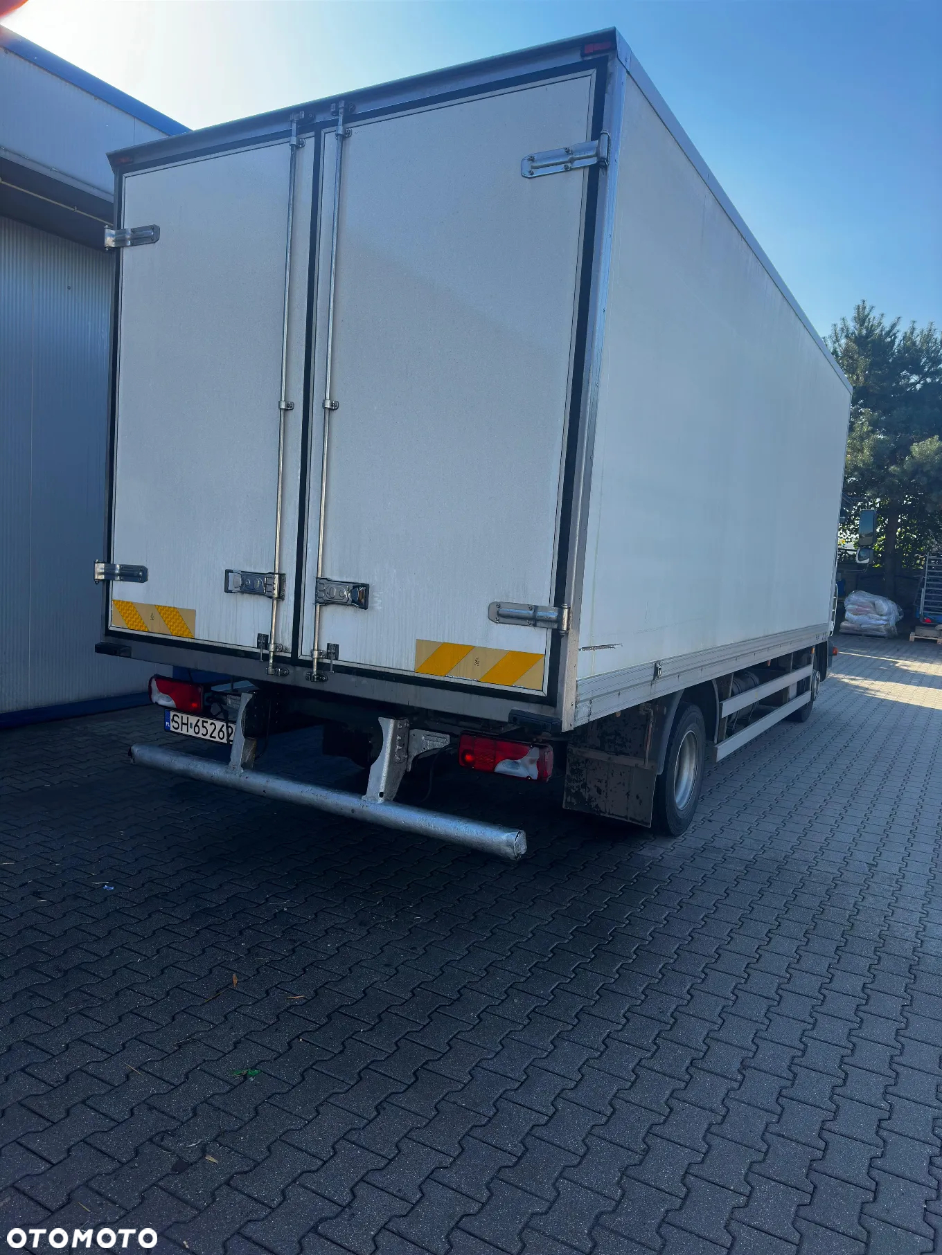 MAN TGL 12.180 4X2 BB - 11
