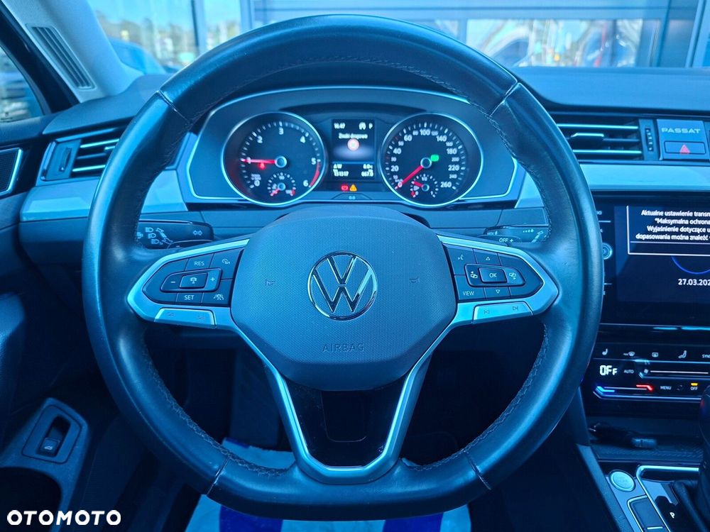Volkswagen Passat - 19