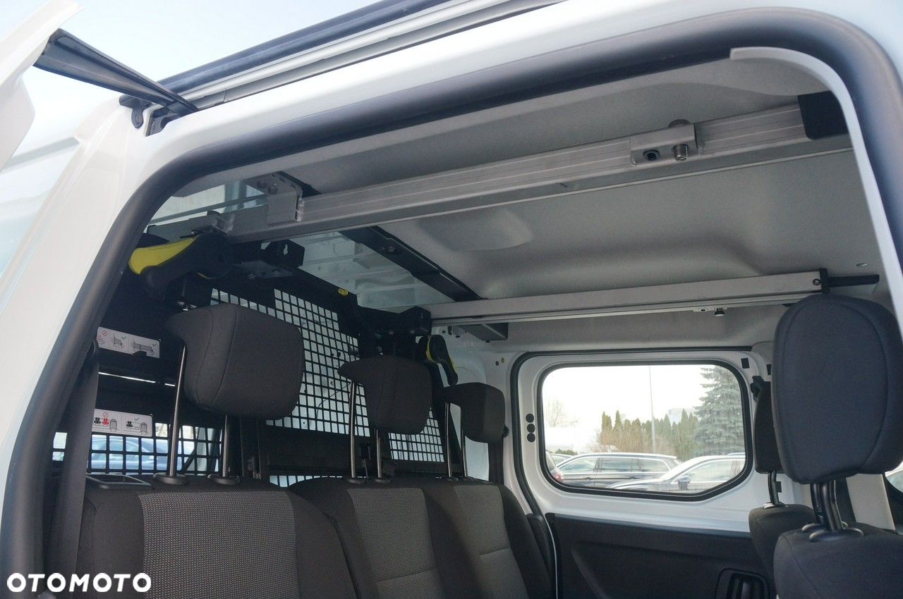 Opel Combo Cargo XL 1.5 CDTI 2,4t (bryg.) - 33