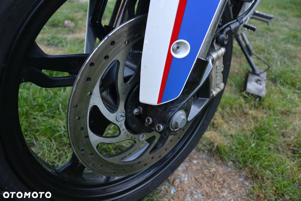 BMW G - 16