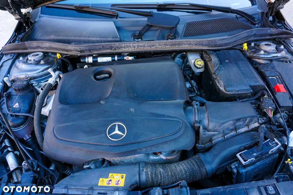 Mercedes-Benz GLA 200 7G-DCT AMG Line - 9