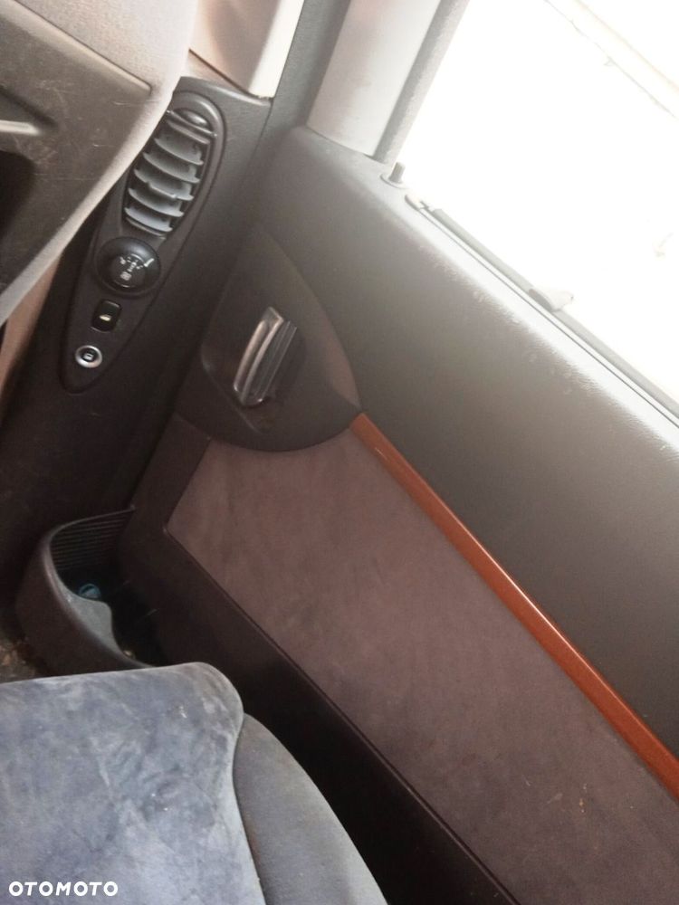 Na części Citroen C8 2.2 D EZR 4HW maska zderzak drzwi klapa szyba fotel kanapa lusterko lampa - 11