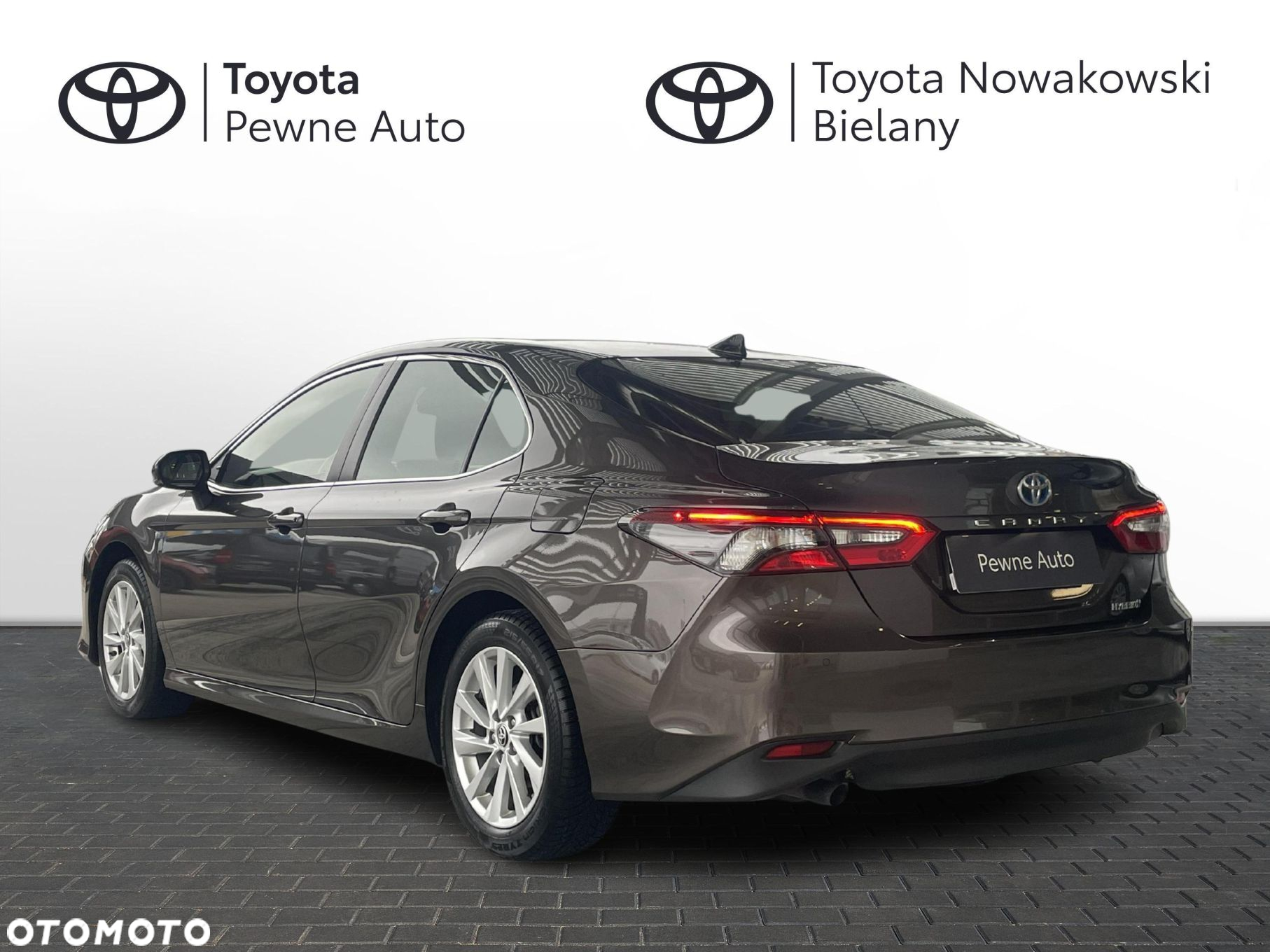 Toyota Camry - 3