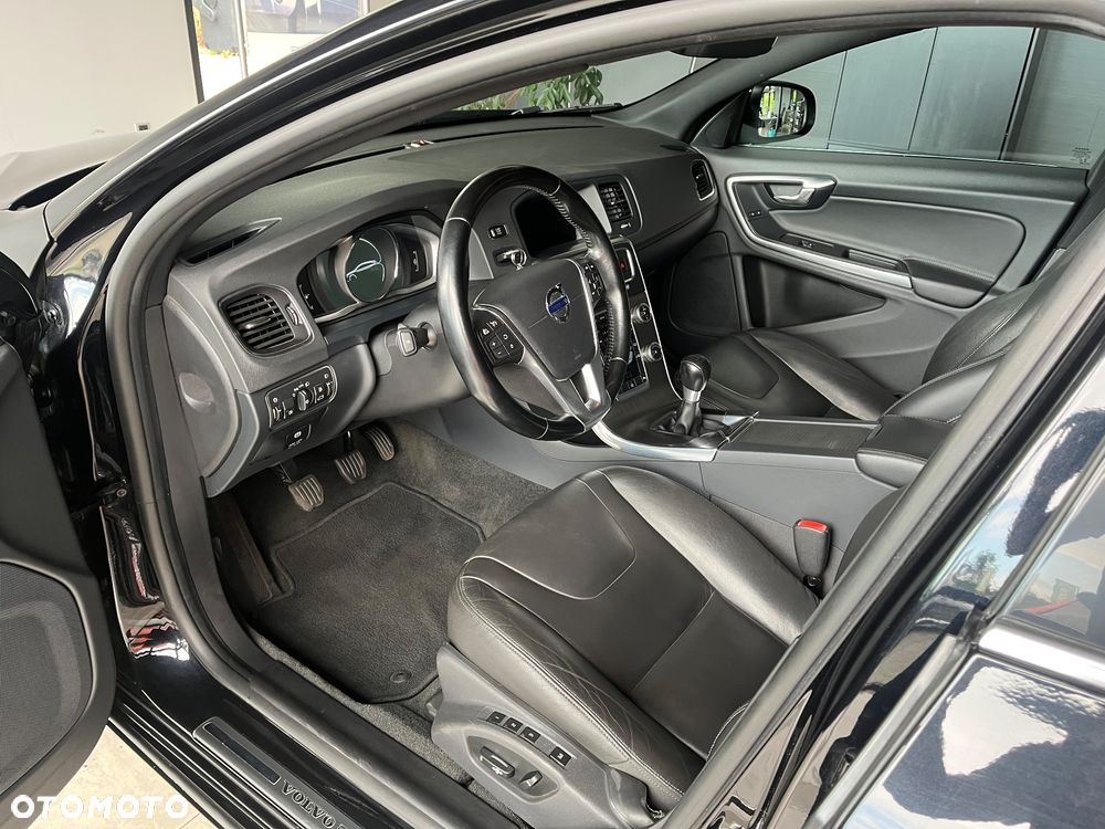 Volvo V60 D3 Summum - 11