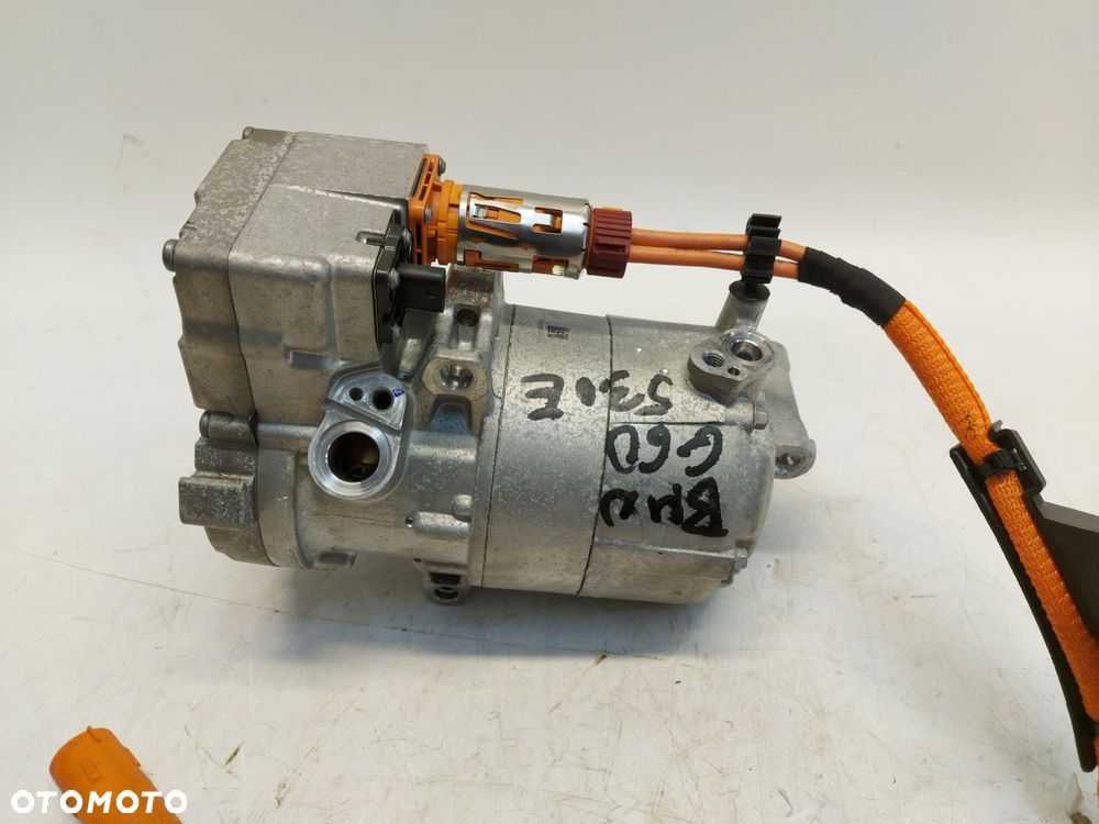 BMW 5 G60 530E x-drive Kompresor sprężarka klimatyzacji 5B31E57 - 3