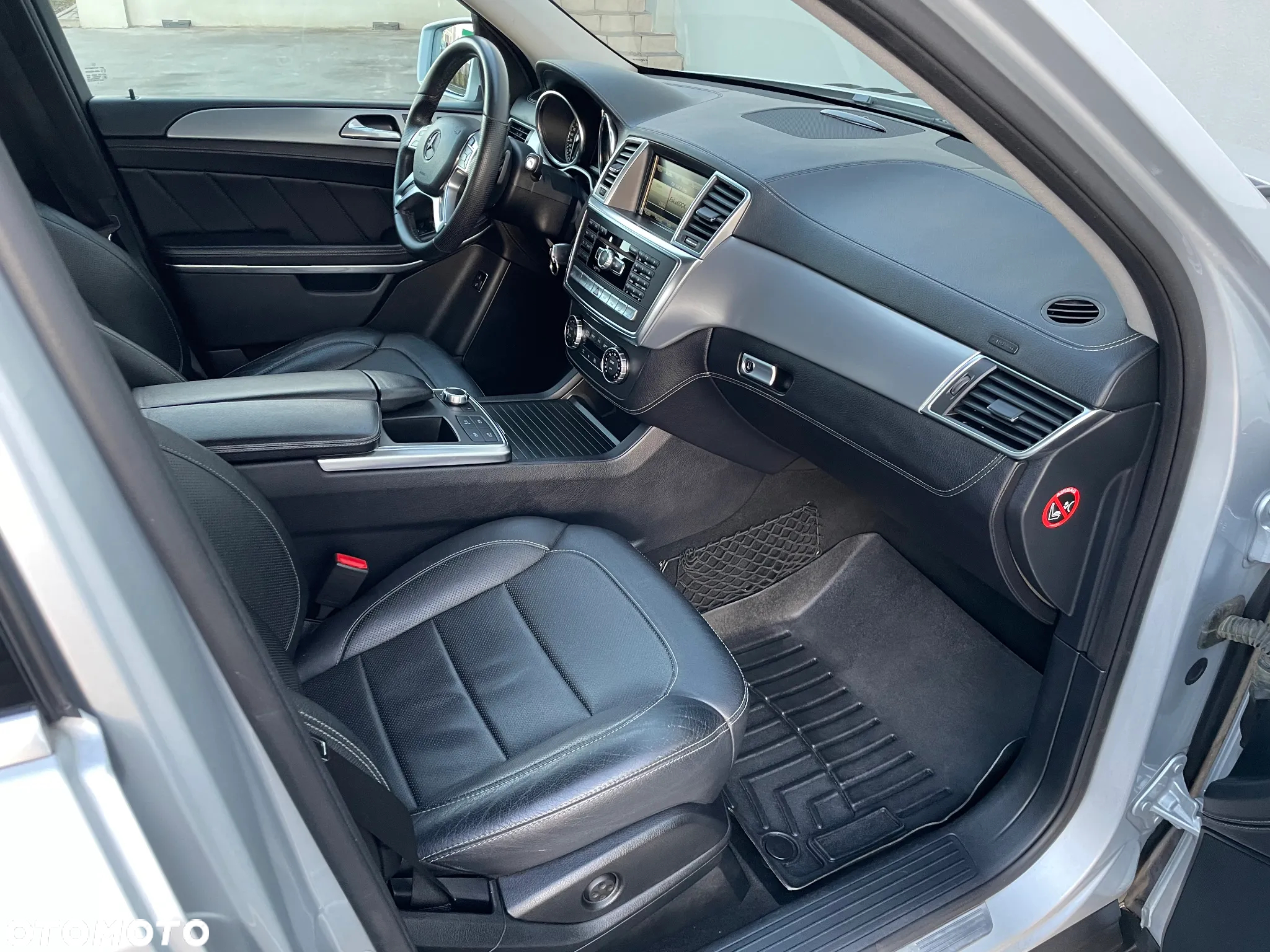Mercedes-Benz GL 350 BlueTec 4-Matic - 25