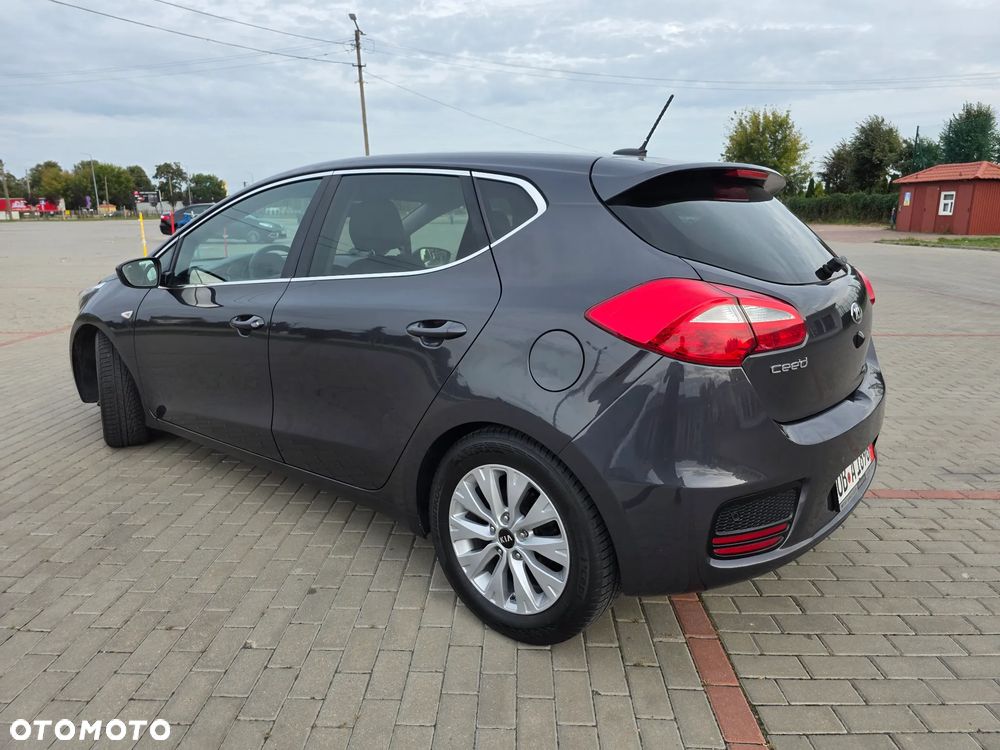 Kia Ceed - 4
