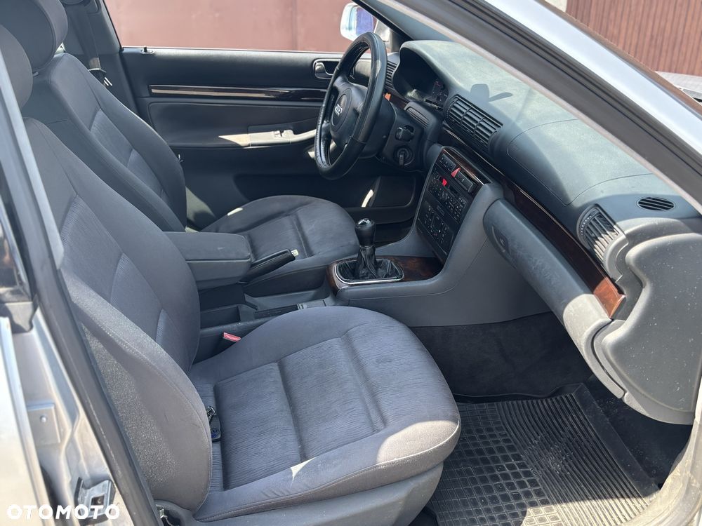Audi A4 Limousine - 5