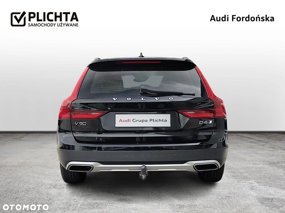 Volvo V90 Cross Country - 4
