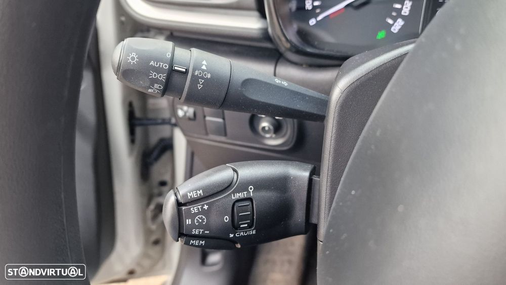 Citroën C3 1.2 PureTech Shine EAT6 - 14