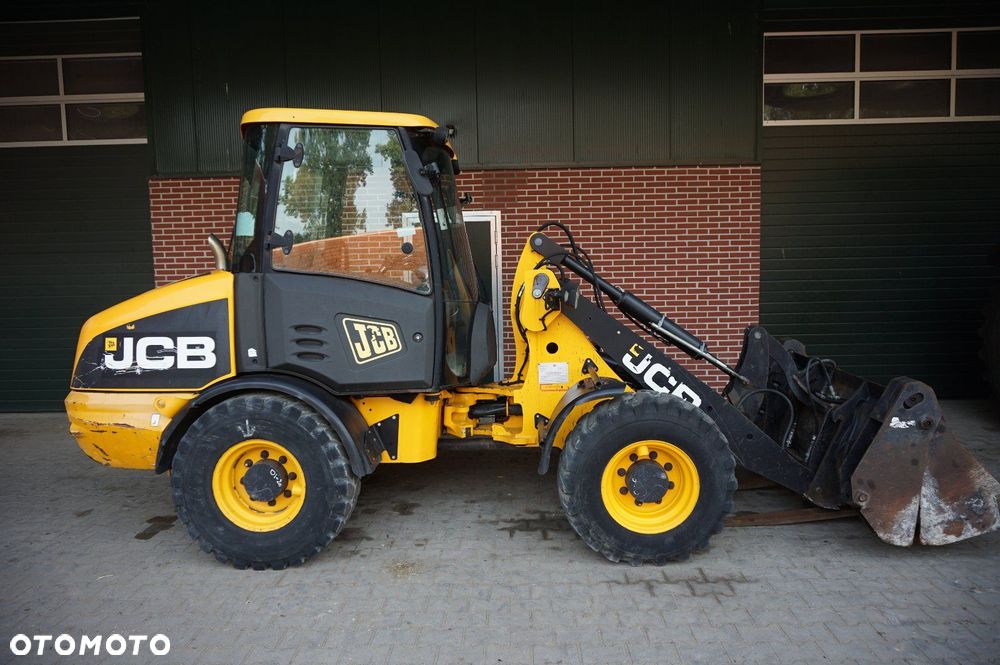 JCB 406 , ROK 2012 / 20 km/h  Łopata 4-1 i widły do ​​palet - 5