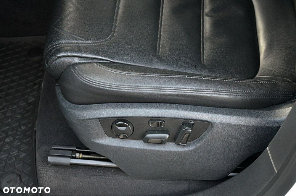 Volkswagen Touareg - 17