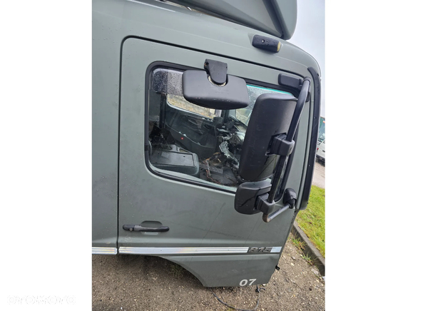 DRZWI PRZÓD PRZEDNIE PRAWE PASAŻERA MERCEDES ATEGO
