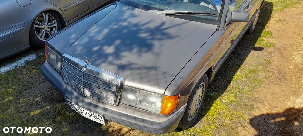 Mercedes-Benz W201 (190) - 1