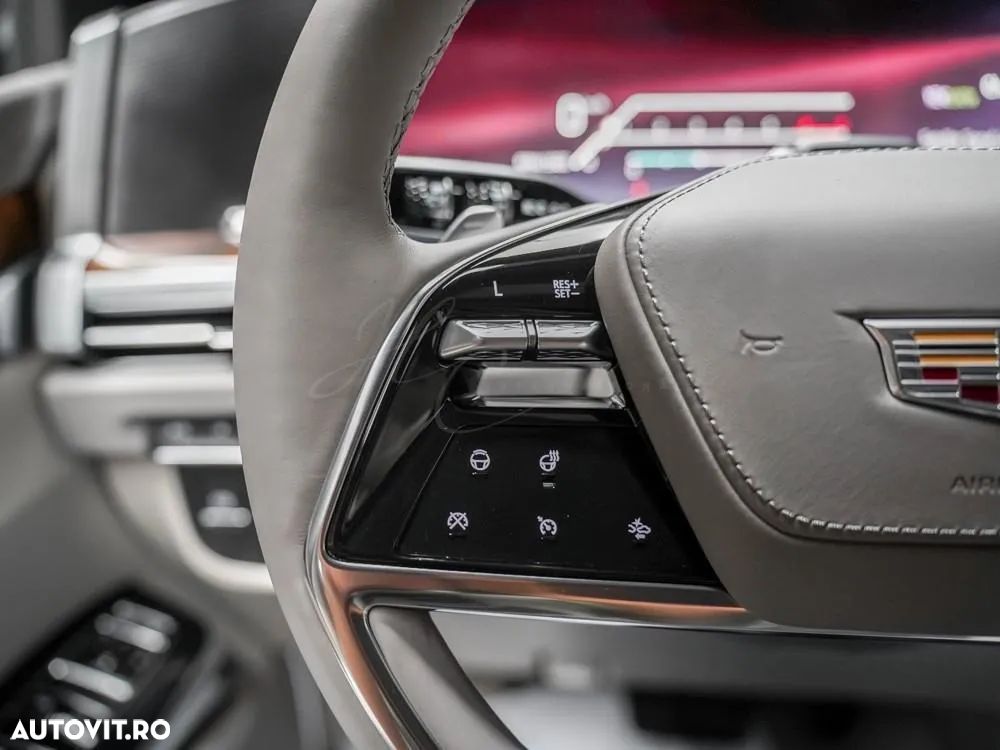 Cadillac Escalade - 19