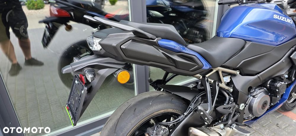 Suzuki GSX - 20