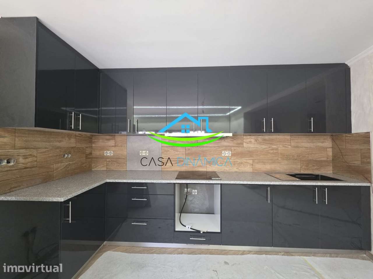A moradia térrea com pormenores de luxo com quintal e terreno - Grande imagem: 2/60
