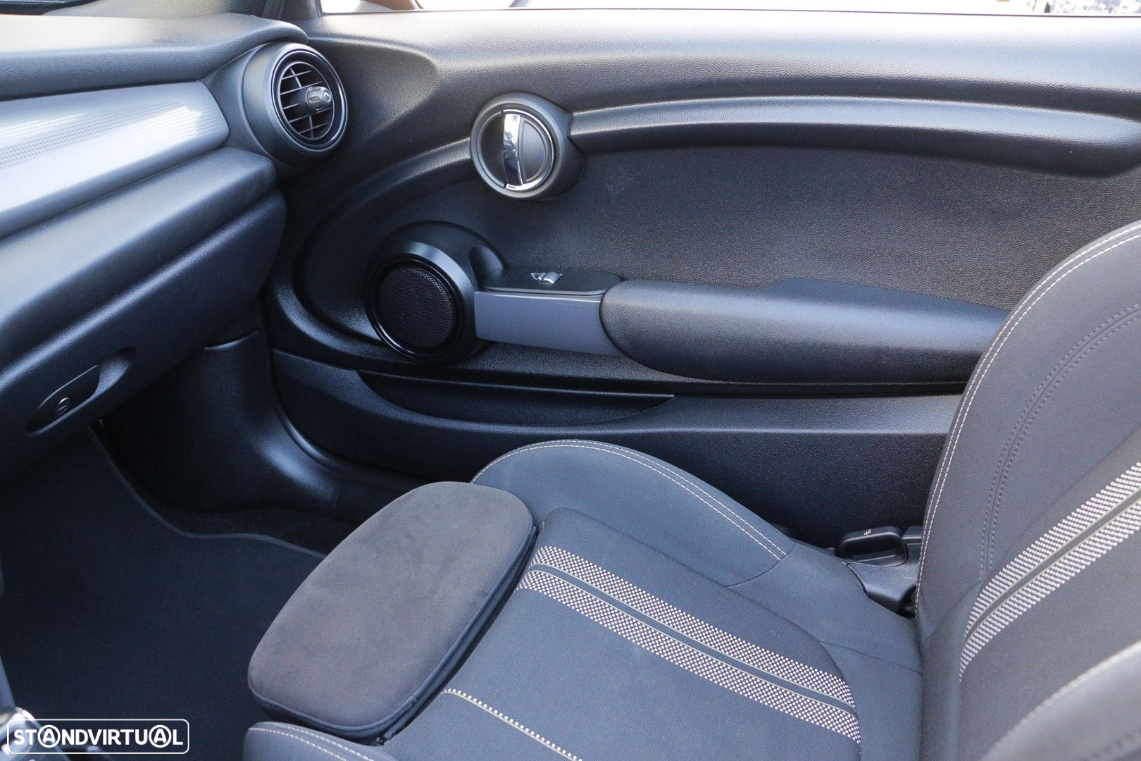 MINI Cabrio Cooper Premium First JCW Auto - 17