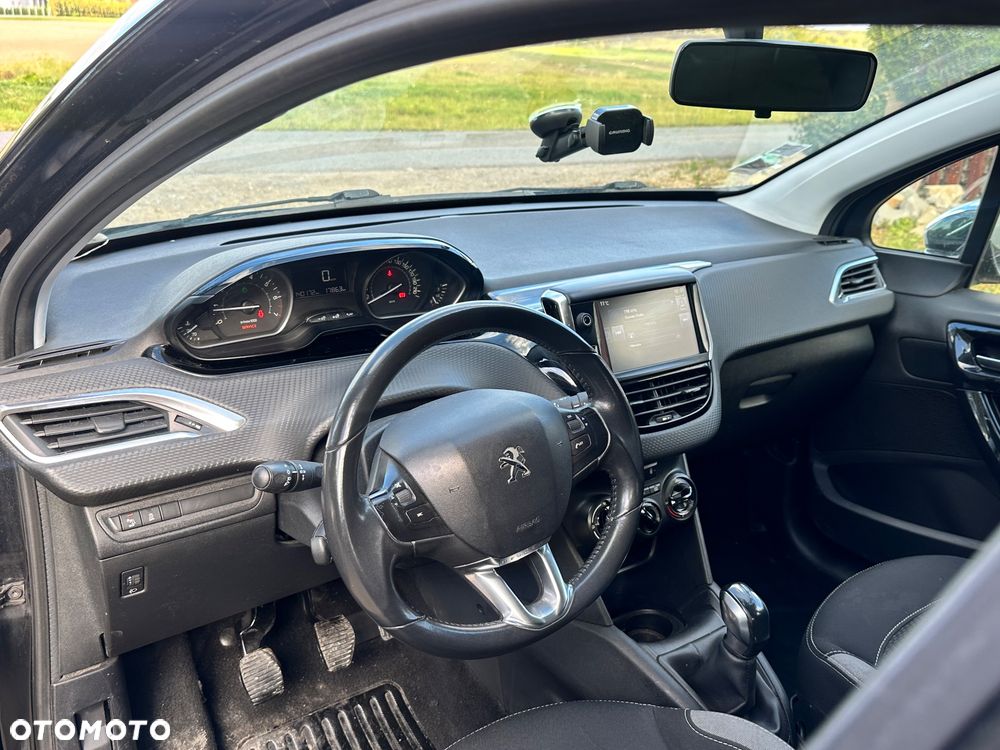 Peugeot 208 - 6