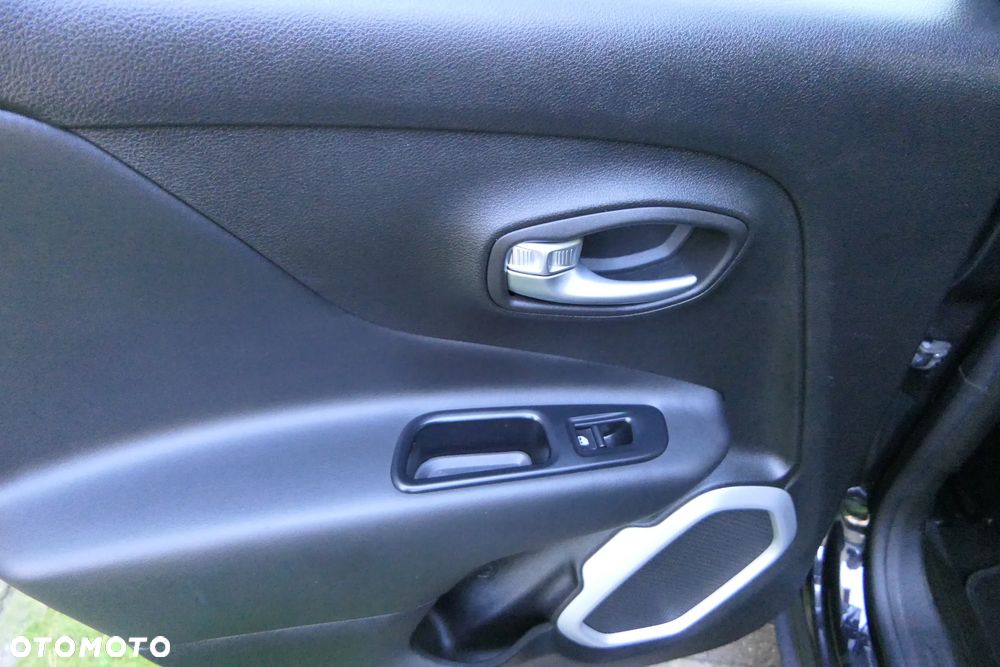 Jeep Renegade 1.4 MultiAir Limited - 34