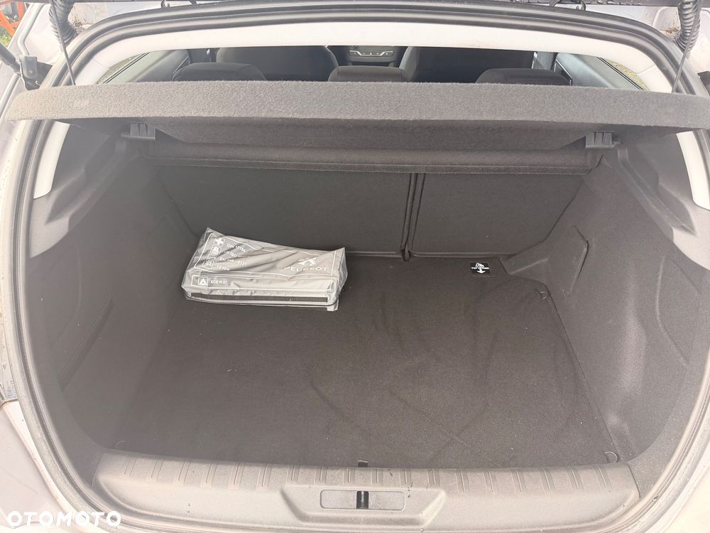 Peugeot 308 1.2 PureTech Allure S&S EAT8 - 13