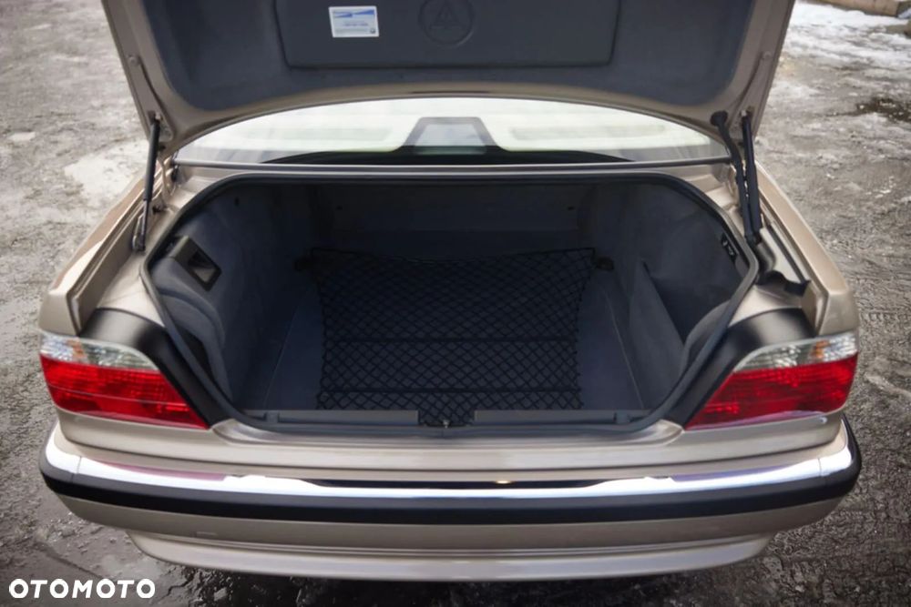 BMW Seria 7 - 31