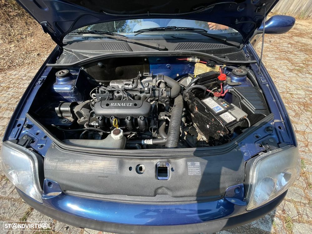 Renault Clio 1.2 RXE - 6