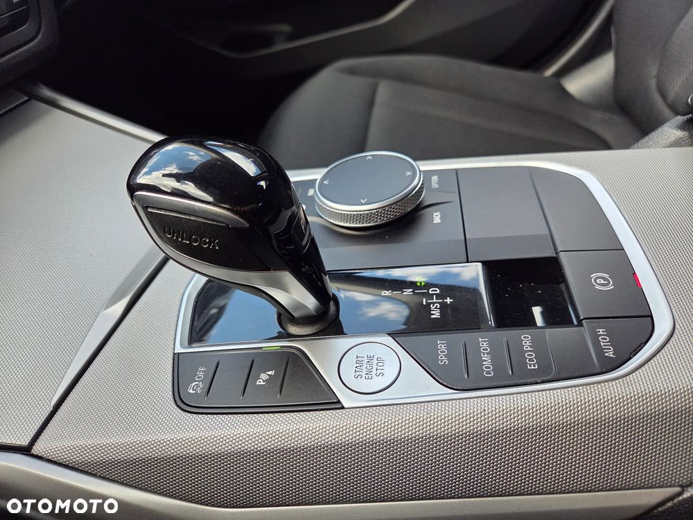 BMW Seria 3 320d xDrive Advantage - 31